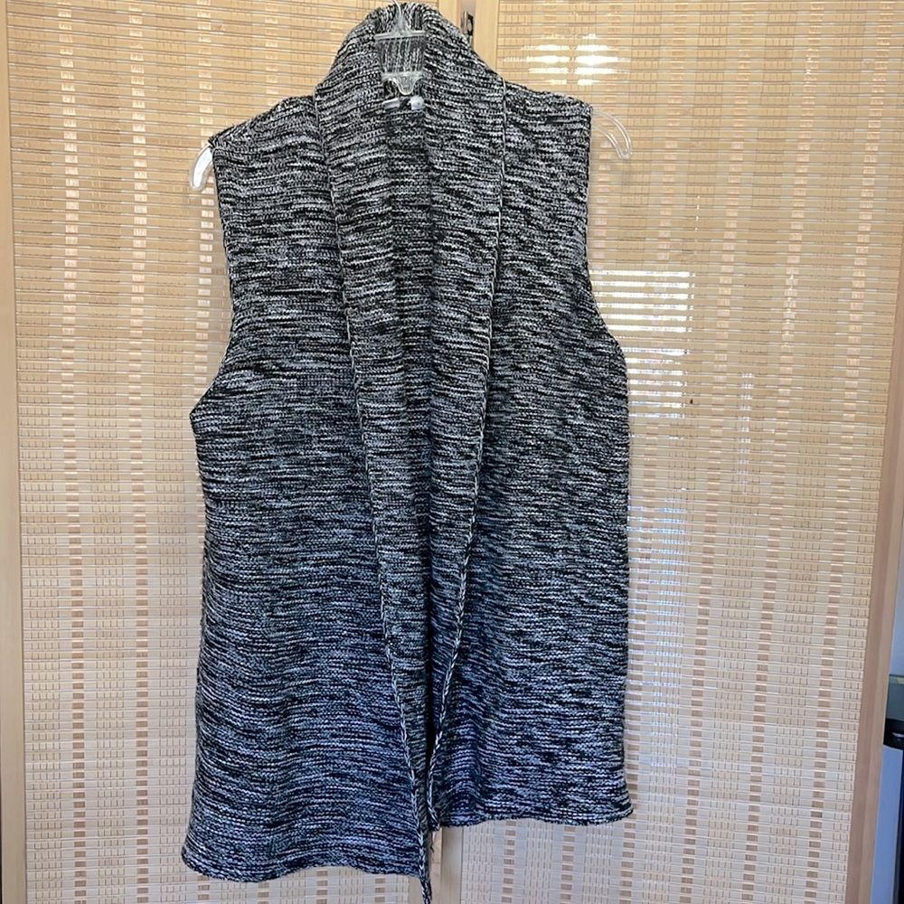 Gap Black and White Cotton Knit Shawl front Sweater Vest med